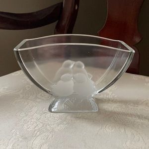 1940s Verlys clear/frosted high-quality press-mounded art glass love birds